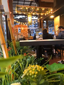 La tienda de café Kafo Café está ubicada en el norte de Bogotá, barrio Belmira - Cedritos.  Café trillado, selección, tostado.  Frapes, pastelería, brownies, almojábanas, croissant, galleta chips, pastel pollo, pastel carne, cerveza artesanal, zumo de frutas, más.