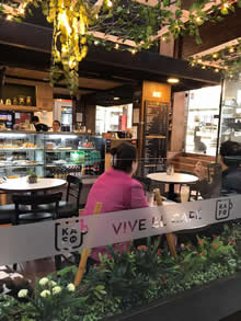 La tienda de café Kafo Café está ubicada en el norte de Bogotá, barrio Belmira - Cedritos.  Café trillado, selección, tostado.  Frapes, pastelería, brownies, almojábanas, croissant, galleta chips, pastel pollo, pastel carne, cerveza artesanal, zumo de frutas, más.