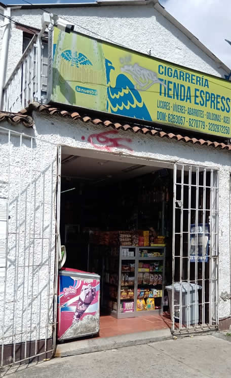 Cigarrería Tienda Express - Servicio domicilio barrio Villa Magdala, Cedritos, norte de Bogotá.  Licores nacionales e importados; cervezas nacionales e importadas. Rancho, víveres, lácteos, quesos. Salsamentaria, Helados, Golosinas, snacks. Comida para mascotas, IQOS. Recargas.