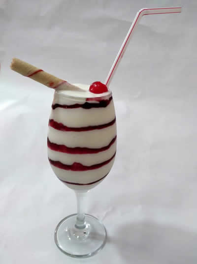 Dis Fruta - Smoothies. Frutería, Cedritos, Bogotá. Servicio a domicilio gratis.  Ensalada de frutas, Zumos, Granizados, Malteadas, Cocteles de frutas, Banana split, Fresas con crema, Festival de frutas, Brownie con helado, Smoothies.