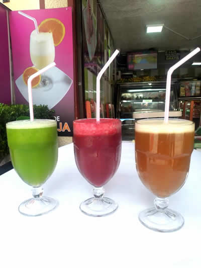 Dis Fruta - Smoothies. Frutería, Cedritos, Bogotá. Servicio a domicilio gratis.  Ensalada de frutas, Zumos, Granizados, Malteadas, Cocteles de frutas, Banana split, Fresas con crema, Festival de frutas, Brownie con helado, Smoothies.