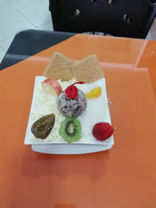 Restaurante Mao'ss. Cedritos, norte de Bogotá. Domicilios. Platos ejecutivos y especiales. Barra de ensaladas. Helados, postres.