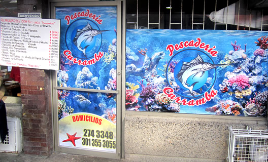 Curramba Pescadería. Restaurantes en Cedritos, Bogotá. Almuerzo ejecutivo, viudo de capaz, bagre en salsa, pargo rojo, cazuela de mariscos, mojarra. Lomo a la plancha, pechuga a la plancha, churrasco, costilla BBQ, hamburguesas, perros calientes, chuzos, almuerzos con pescado, mazorca, mazorcadas, patacón, platos curramba y mucho más. Domicilios gratis.