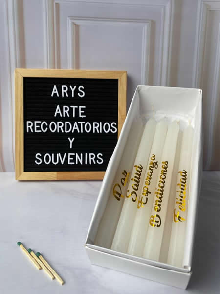 ARYS Arte, Recordatorios y Souvenirs.  Barrio Cedritos, norte de Bogotá.  Venta de velas personalizadas, artículos personalizados, recordatorios personalizados. Baby showers, Nacimientos, Bautizos, Primera comunión, 15 años, Grados, Matrimonios, Cumpleaños, Aviversarios, Navidad, Partida de un ser querido, Revelación de sexo, Fechas especiales para tus mascotas, Eventos empresariales. Servicio domicilio, envíos todos el país, Colombia.