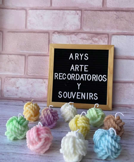 ARYS Arte, Recordatorios y Souvenirs.  Barrio Cedritos, norte de Bogotá.  Venta de velas personalizadas, artículos personalizados, recordatorios personalizados. Baby showers, Nacimientos, Bautizos, Primera comunión, 15 años, Grados, Matrimonios, Cumpleaños, Aviversarios, Navidad, Partida de un ser querido, Revelación de sexo, Fechas especiales para tus mascotas, Eventos empresariales. Servicio domicilio, envíos todos el país, Colombia.